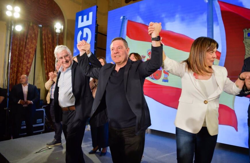 Page critica a aquellos que ven la autonomía como un fracaso y los acusa de vender peligroso humo