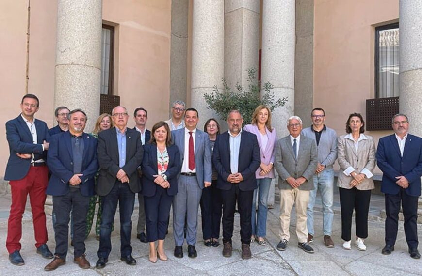 Programa UCLM Rural: El Gobierno regional y Recamder otorgan 15 becas para estudios de grado y máster