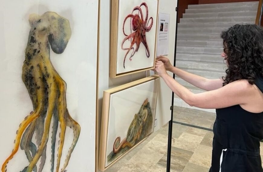 Esta tarde el colectivo Artfem ha abierto su Muestra de arte femenino con 87 piezas en el Centro Cultural de Puertollano