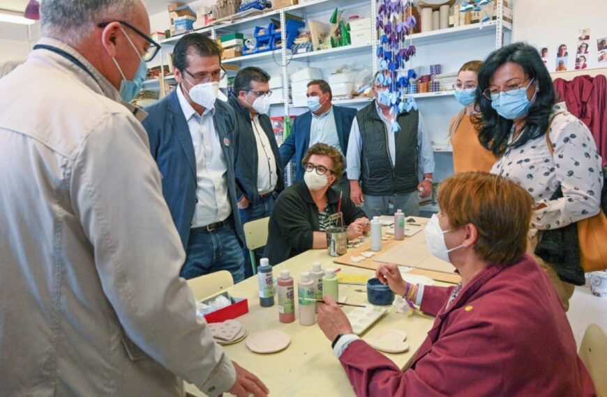 El Centro de Día y el Centro Ocupacional de ADIN en Villanueva de los Infantes visitó hoy el presidente provincial de Ciudad Real