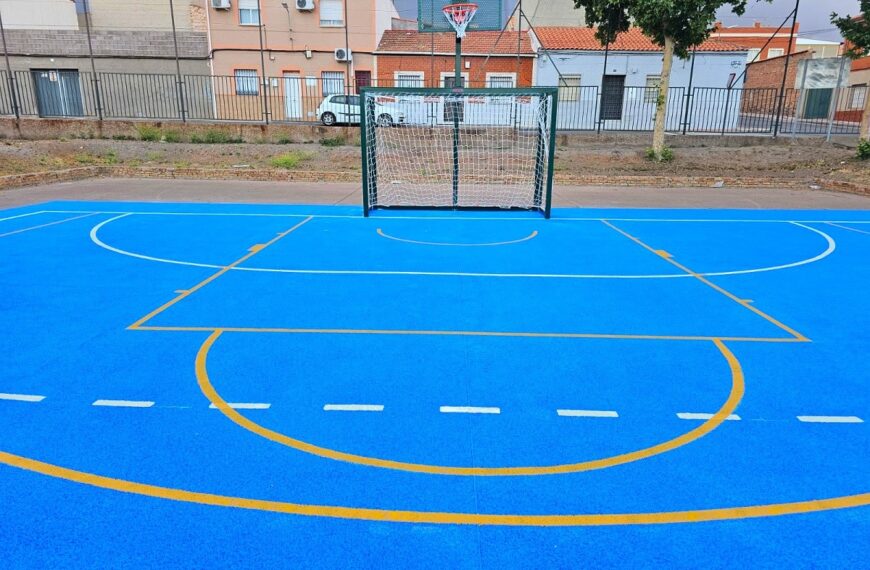 La próxima semana se abrirá la nueva pista deportiva del Centro de Asociaciones en la barriada Constitución de Puertollano