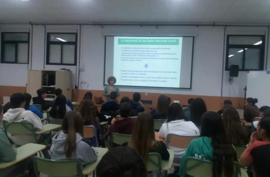 Talleres de educación sexual y prevención de agresiones sexistas imparten a alumnado de 3º de ESO del IES Campo de Calatrava en Miguelturra