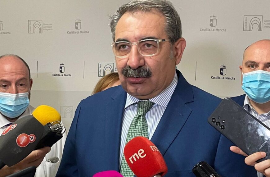 C-LM considera oportuno eliminar las mascarillas en centros sanitarios y avanzar hacia la normalidad