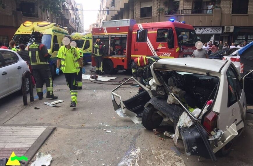 Cuatro personas resultan heridas luego de choque entre dos vehículos en Puertollano, Ciudad Real.