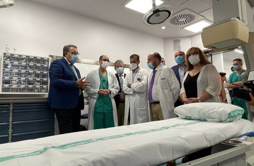 El hospital de Ciudad Real recibe una inversión en «tecnología puntera», según destaca Fernández Sanz