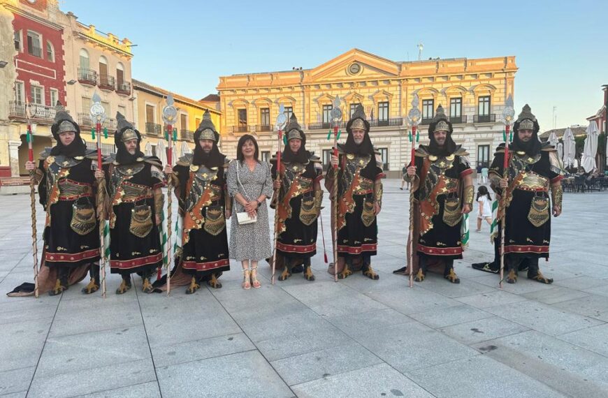 El PSOE reconoce el “gran trabajo” de los alcazareños para hacer de la Fiesta de Moros y Cristianos una gran celebración 