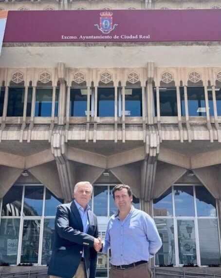 PP gobernará en coalición en Ciudad Real, otorgando a Vox 4 concejalías y nombrando a Chamorro como teniente de alcalde