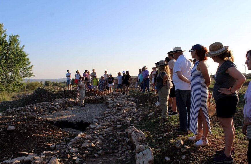 Más de 60 personas realizaron una visita guiada al Castillejo de Bonete, BIC de Terrinches, el pasado fin de semana