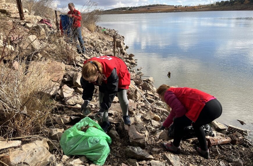 En el entorno de la Laguna de la Pilarica y Riscal en Puertollano realizarán recogida de basuraleza este sábado