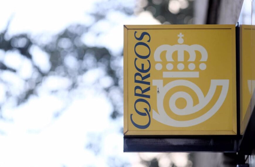 Correos amplía el horario en 14 oficinas de Castilla-La Mancha para agilizar el voto por correo