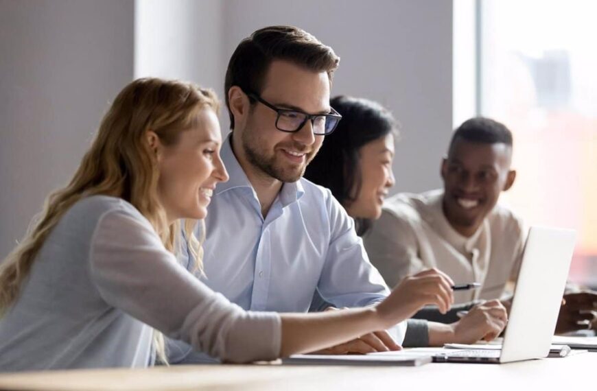 Aumenta a 26 el número de centros de FP con proyectos bilingües que contarán con auxiliares de conversación, 13 más que el año pasado.