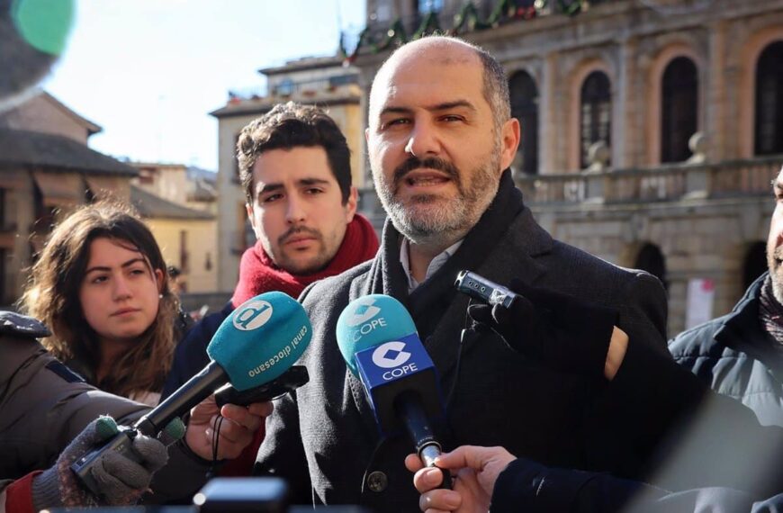 El PP consigue la victoria en C-LM al obtener 10 diputados con el 100% escrutado, el PSOE se queda con 8 y Vox cae a 3.