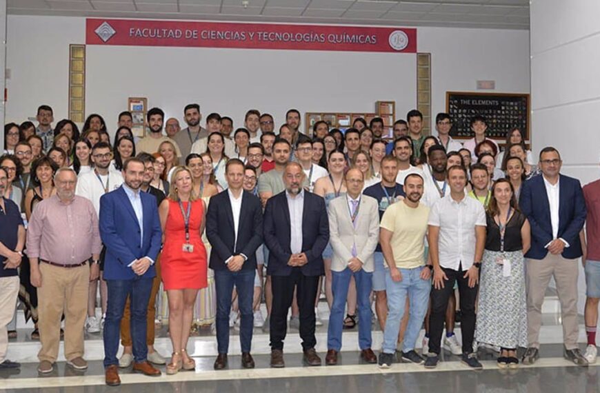 El número de becas de contratos predoctorales se incrementará a 48, según informa Garde, en comparación con las 30 becas de la convocatoria anterior.