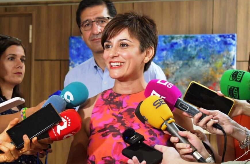 Isabel Rodríguez: “Cada mes, los pensionistas de la provincia de Ciudad Real, cobran en torno a 250 euros más desde que Pedro Sánchez es Presidente”