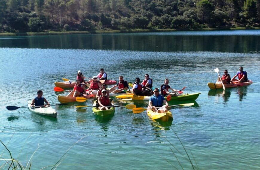 Isabel Rodríguez lleva al agua su campaña electoral