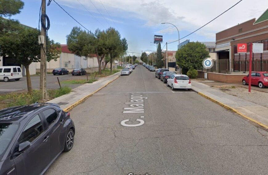Incendio en el patio de una nave industrial destinada a ferretería de Ciudad Real ha sido controlado
