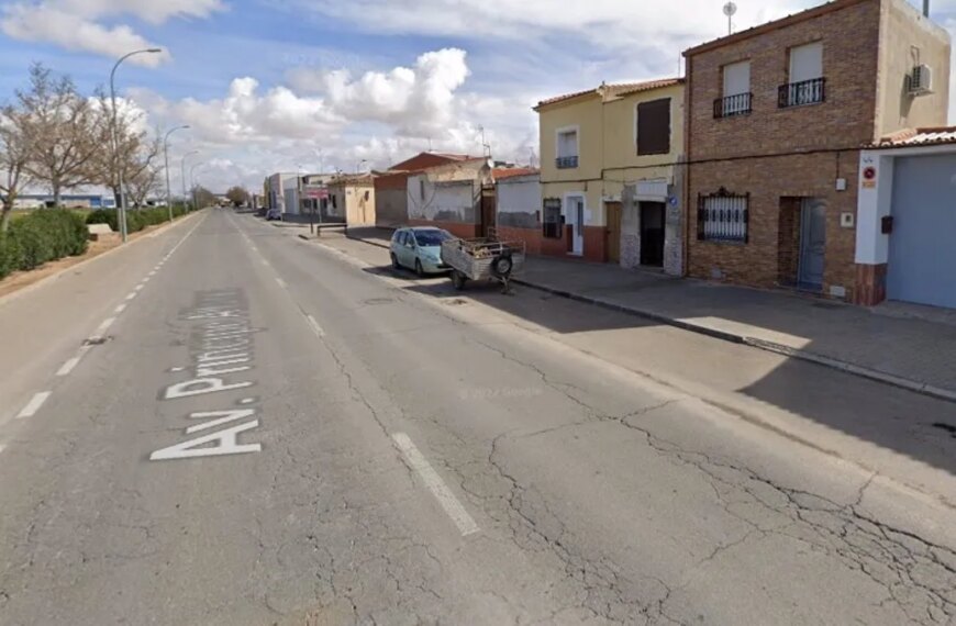 Tubería perforada causa evacuación de residentes de Tomelloso (Ciudad Real) debido a una fuga de gas en la vía pública