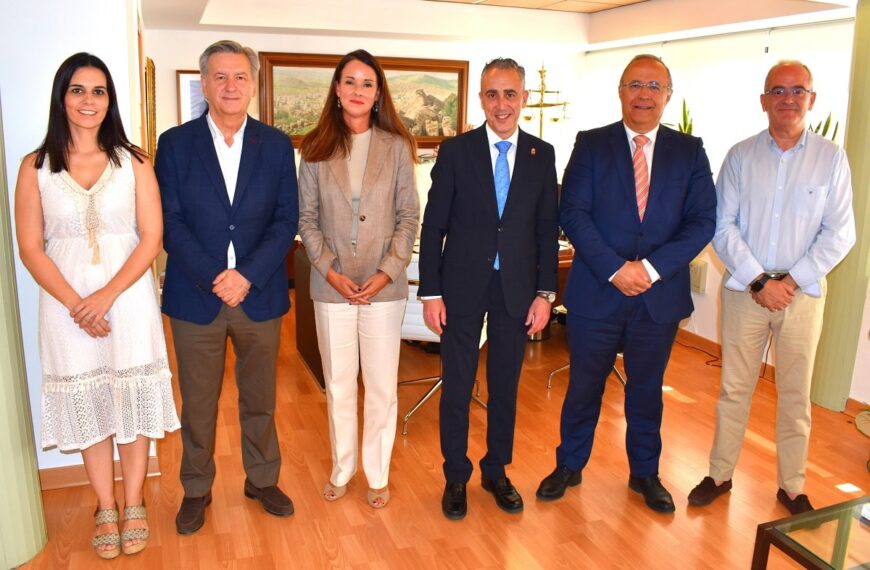 Repsol invertirá en Puertollano más de 120 millones de euros en un proyecto de producción de combustibles 100% renovables