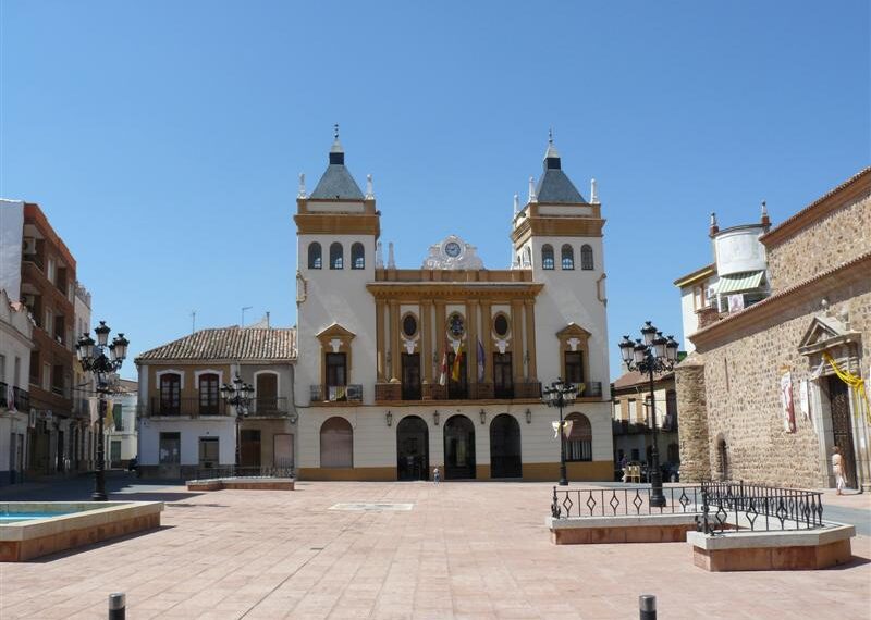 El alcalde de Almodóvar del Campo se niega a que el grupo socialista participe en los órganos de gobierno