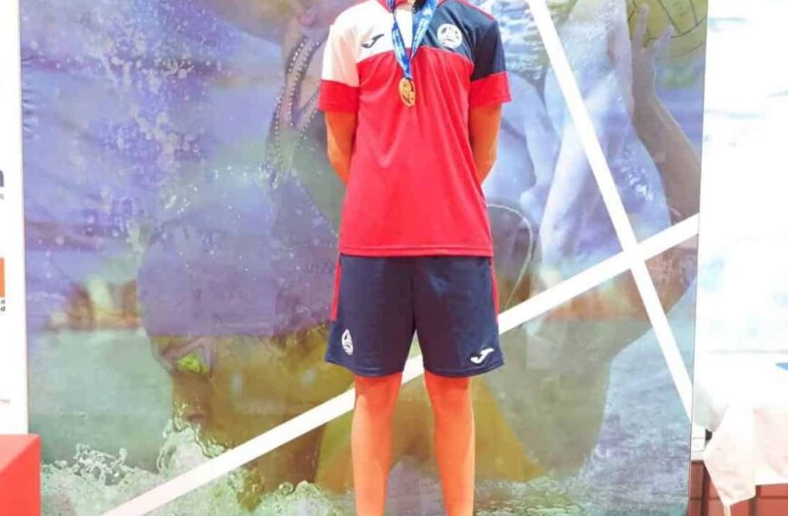 El nadador Hugo Quirós Tejado del Club Natación Alcázar logra dos medallas de bronce en los Campeonatos de España de Natación