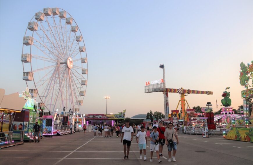 Una noria gigante de 40 metros de altura la “Giant Wheel Mirador” disfrutarán los asistentes a la Feria y Fiestas de Manzanares