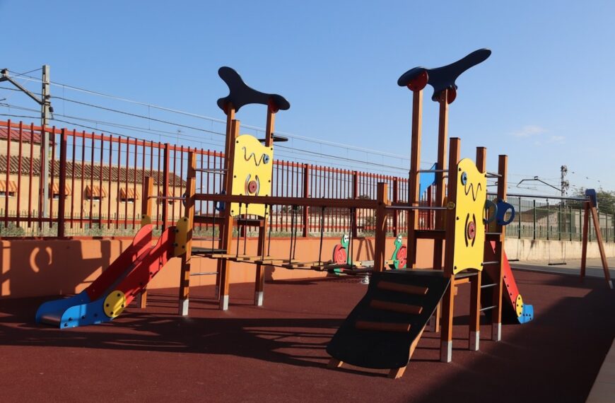 Inaugurado un nuevo parque infantil en el barrio del Río de Manzanares con una inversión de 20.000 €