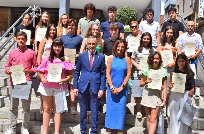 Reconocimiento a los alumnos de bachillerato y de educación musical de Puertollano que han obtenido matrícula de honor este 2023