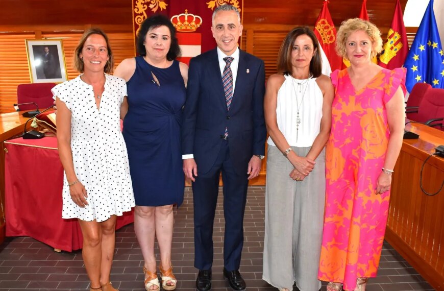 Juramentadas 4 trabajadoras municipales que han tomado posesión como auxiliares administrativos en Puertollano