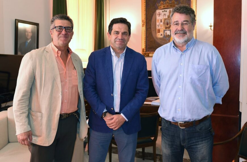 Valverde ha resaltado la gran labor que la AECC desarrolla en Ciudad Real y ha manifestado su intención de colaborar con la misma