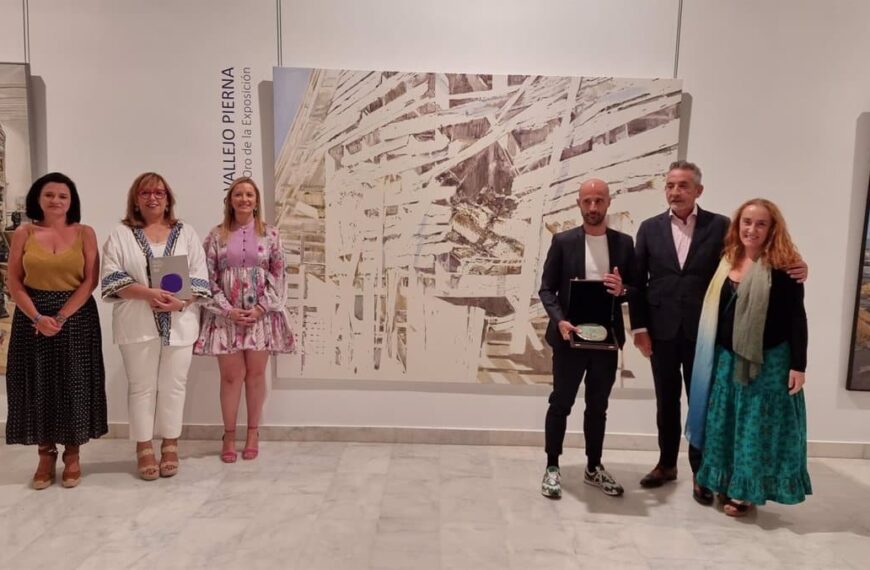 84 Exposición Internacional de Artes Plásticas de Valdepeñas inaugura con la destacada presencia de Diego Vallejo, galardonado con la Medalla de Oro