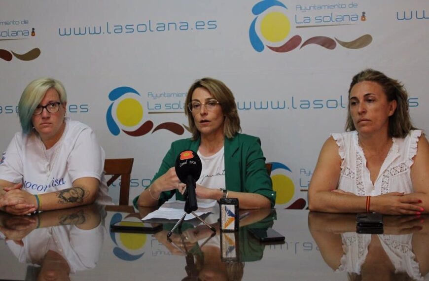 La Alcaldesa de La Solana afirma que la lucha contra la violencia de género no se detiene: ‘Hay otros espacios’ para el minuto de silencio