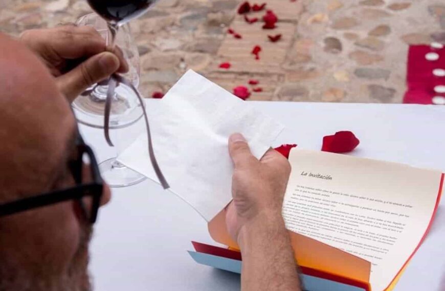 Vinosía: Subasta Mundial de Vino y Poesía en Toledo