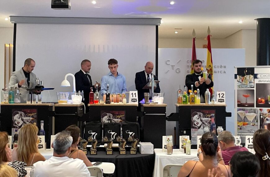 Karlos Díaz, de Campo de Criptana, gana el segundo premio en el VII Campeonato de Coctelería de Castilla-La Mancha