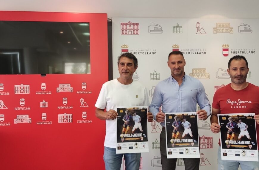 Partido benéfico de fútbol femenino entre el Sevilla C.F. y el Levante U.D. en el Estadio Municipal de Puertollano el 19 de agosto