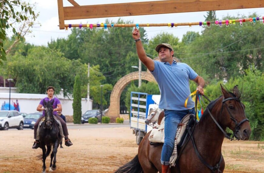 Argamasilla de Alba celebra su tradicional Carrera de Cintas a Caballo 