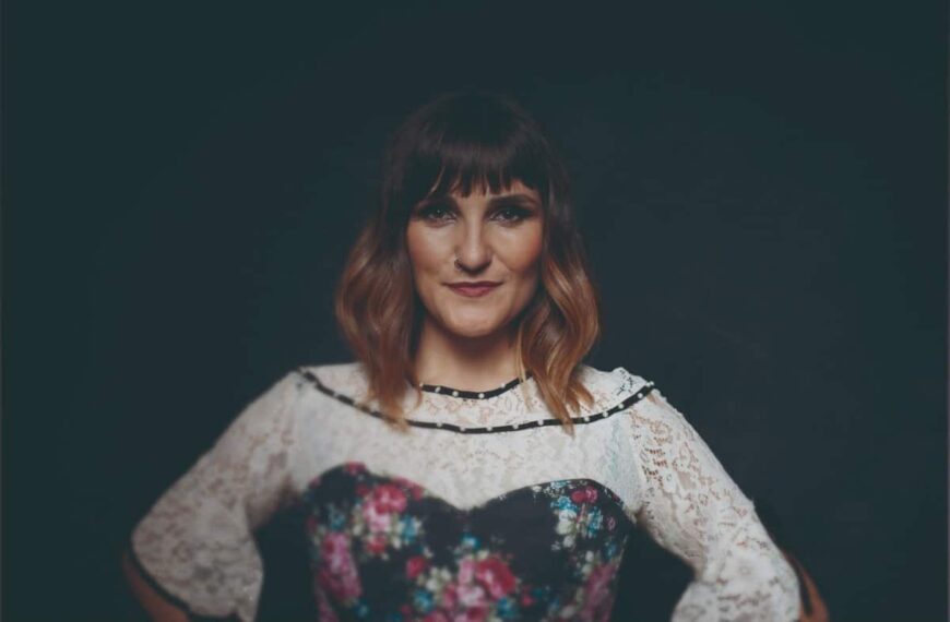 Aprecu nombra a Rozalén Cuchillera Mayor 2023 durante Acto de Hermandad de la Feria de Albacete