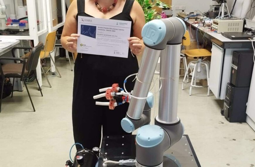 Blanca Quintana Galera recibe el Premio al Joven Talento Femenino por sus contribuciones en visión por computador y robótica.