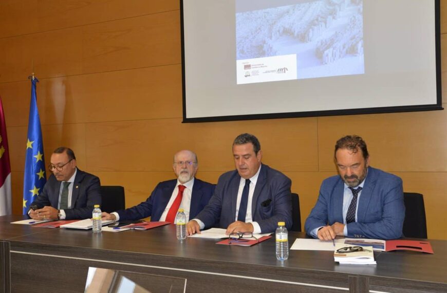 Curso en Ciudad Real aborda la corrupción pública en Brasil y ofrece perspectiva transoceánica.