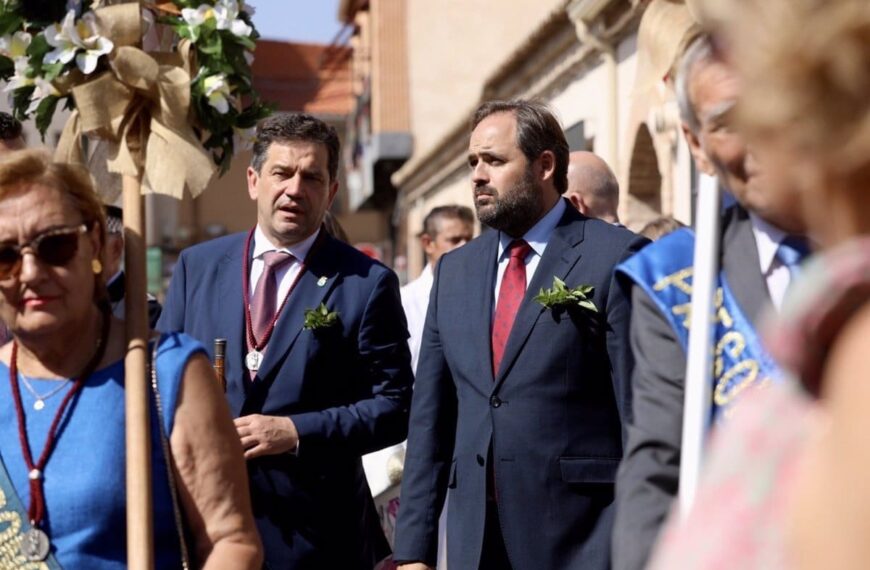 El presidente del PP de Castilla-La Mancha demanda al Gobierno regional acciones urgentes para salvar el sector vitivinícola.