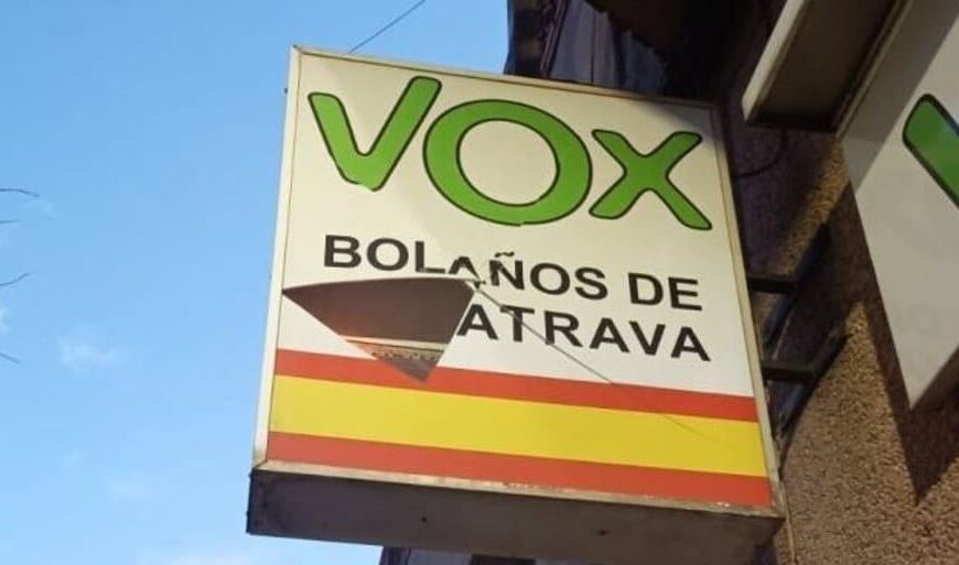 Individuo daña sede de Vox de Bolaños de Calatrava (Ciudad Real)