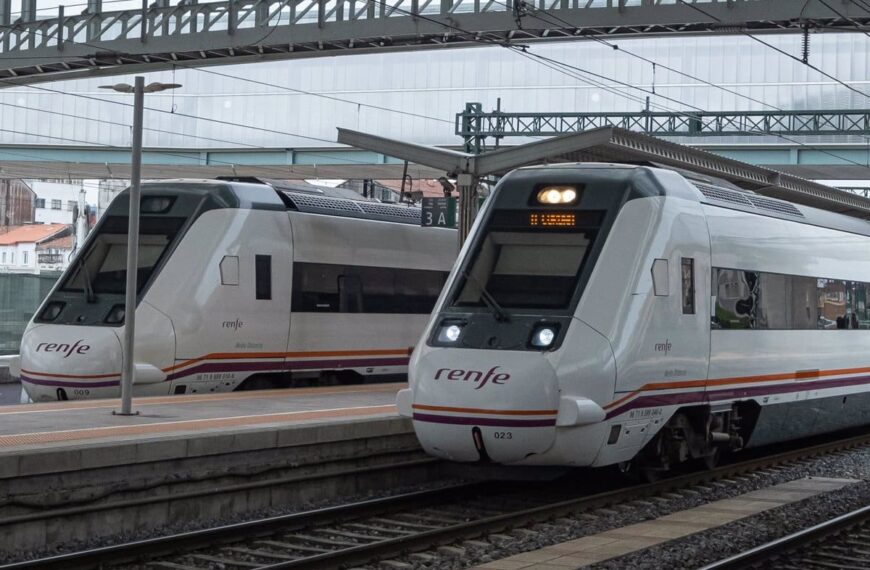 Renfe emite 80.000 abonos gratuitos y bonificados al 50% para viajar en Castilla-La Mancha en 2023