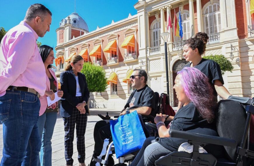 La Federación de Ataxias de España ha recibido el apoyo de la Diputación de Ciudad Real en  su cuestación en la Plaza de la Constitución