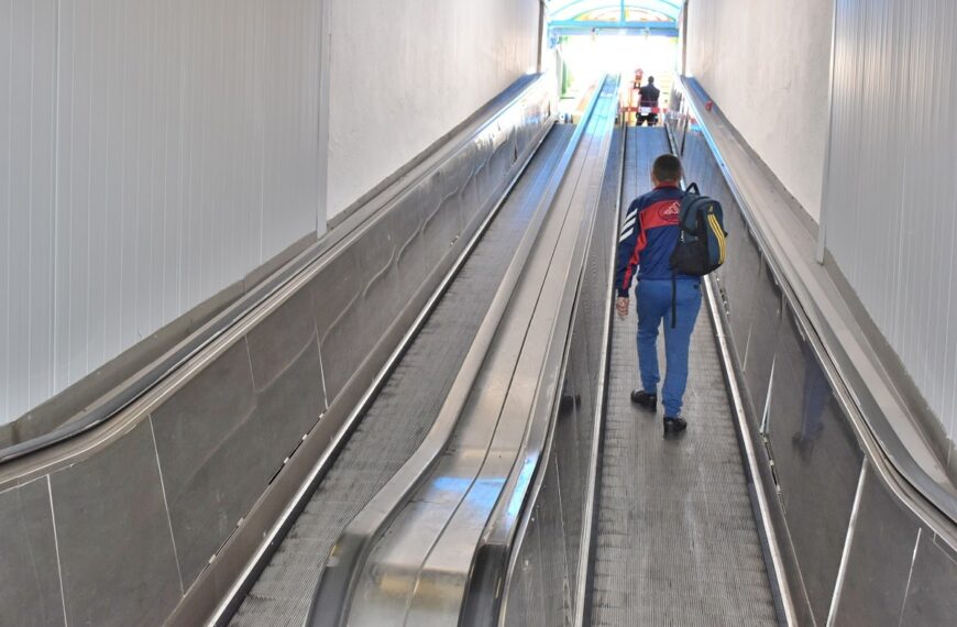 El equipo de gobierno busca solución a la rampa mecánica de accesibilidad a la barriada El Carmen