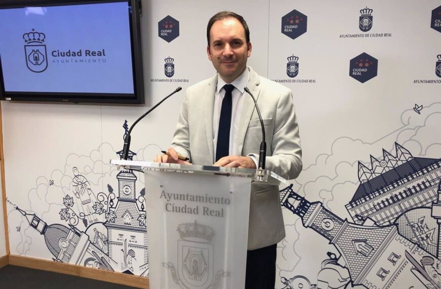 Ayuntamiento de Ciudad Real aprueba puntos de recarga para vehículos eléctricos y avanza preparativos para Cabalgata de Reyes.