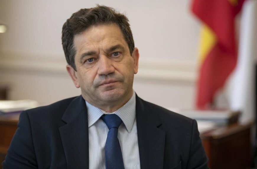 El presidente de la Diputación de Ciudad Real analiza alternativas para el Museo de la Caza en la capital. Otras sedes podrían ser consideradas.