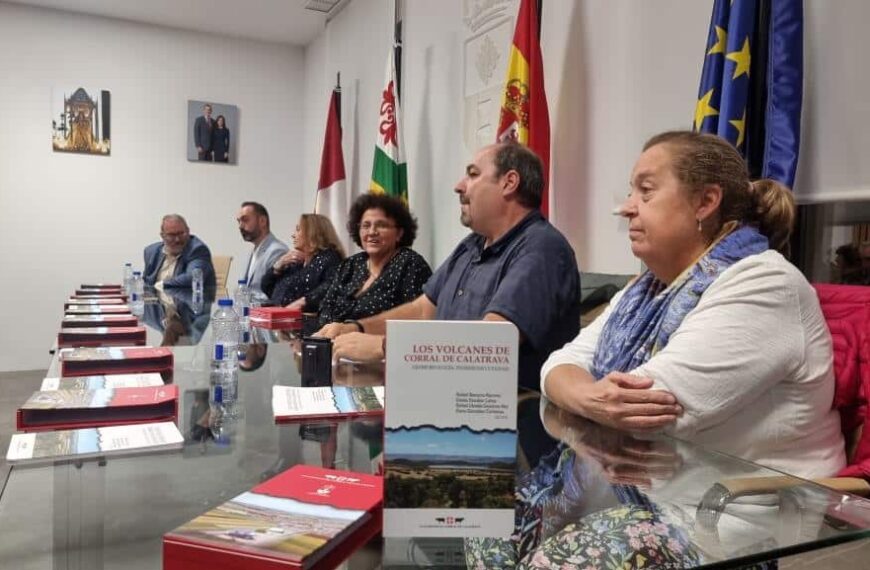Presentado el cuarto libro de Cuadernos de Corral de Calatrava centrado en sus volcanes