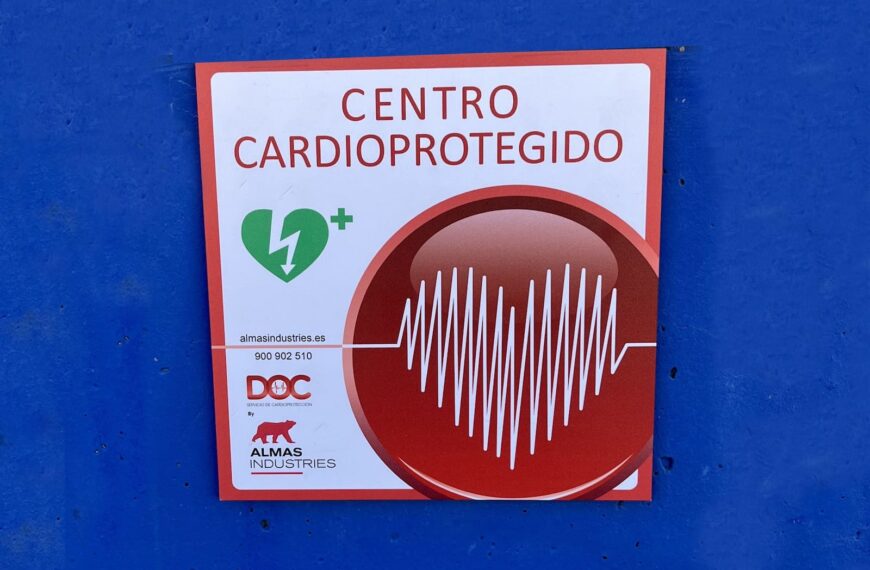 Grupo TSD implementa desfibriladores en empresas de Herencia para uso ciudadano