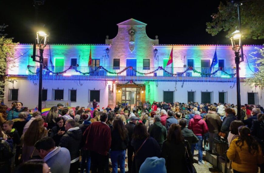 Argamasilla de Alba da la bienvenida a la Navidad con el encendido de las luces navideñas