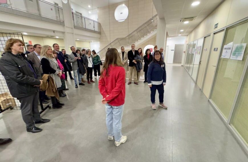 Exposición Fotográfica de Claudia Carnicer en el Espacio Joven para el Calendario Solidario de Autrade en Ciudad Real