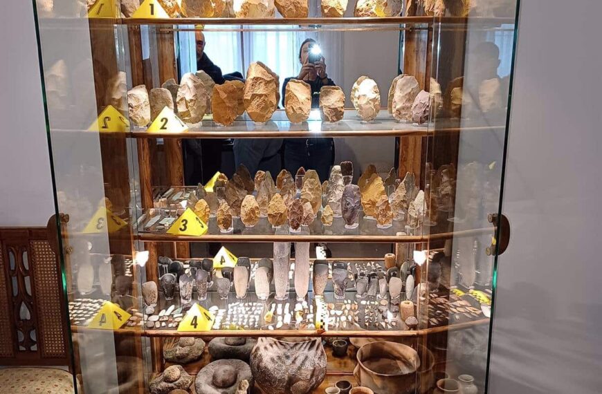 Descubrimiento Ilegal en Vivienda Personal: Poseedor de Artefactos Prehistóricos con Documentos de Yacimientos de Ciudad Real bajo Investigación